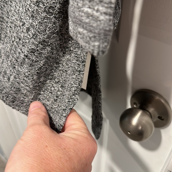 NWT- DG2, Colour block, Raglan Sleeve, Top. - Picture 9 of 11